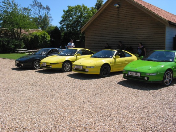 Nice to see some different colour cars!